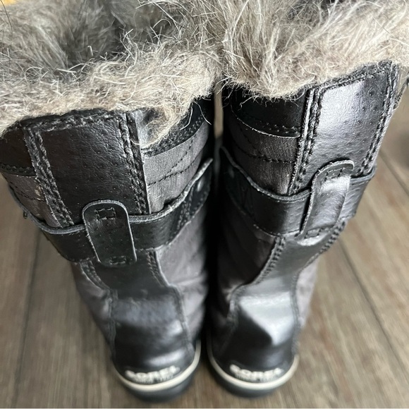 Black fur sorel boots - Picture 4 of 5